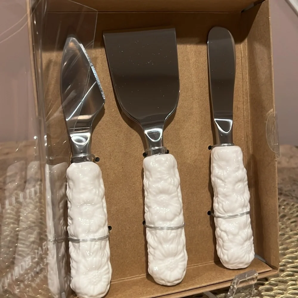 Pottery Barn Floral Bunny Cheese Knives Set